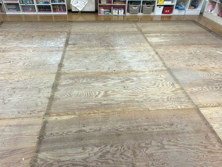 学童保育たたみ張り替え工事中